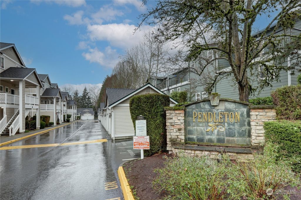 Photo of 17827 80th Avenue NE #C204, Kenmore, WA 98028 (MLS # 2328644)