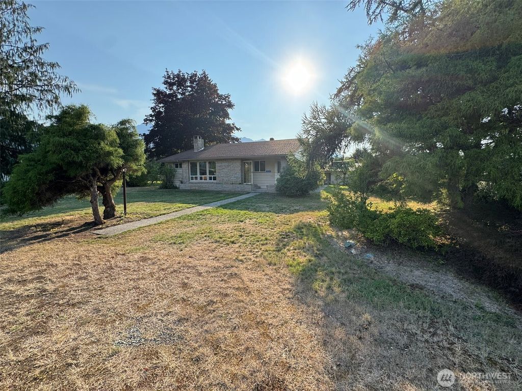 Photo of 935 Madison Avenue, Darrington, WA 98241 (MLS # 2426387)