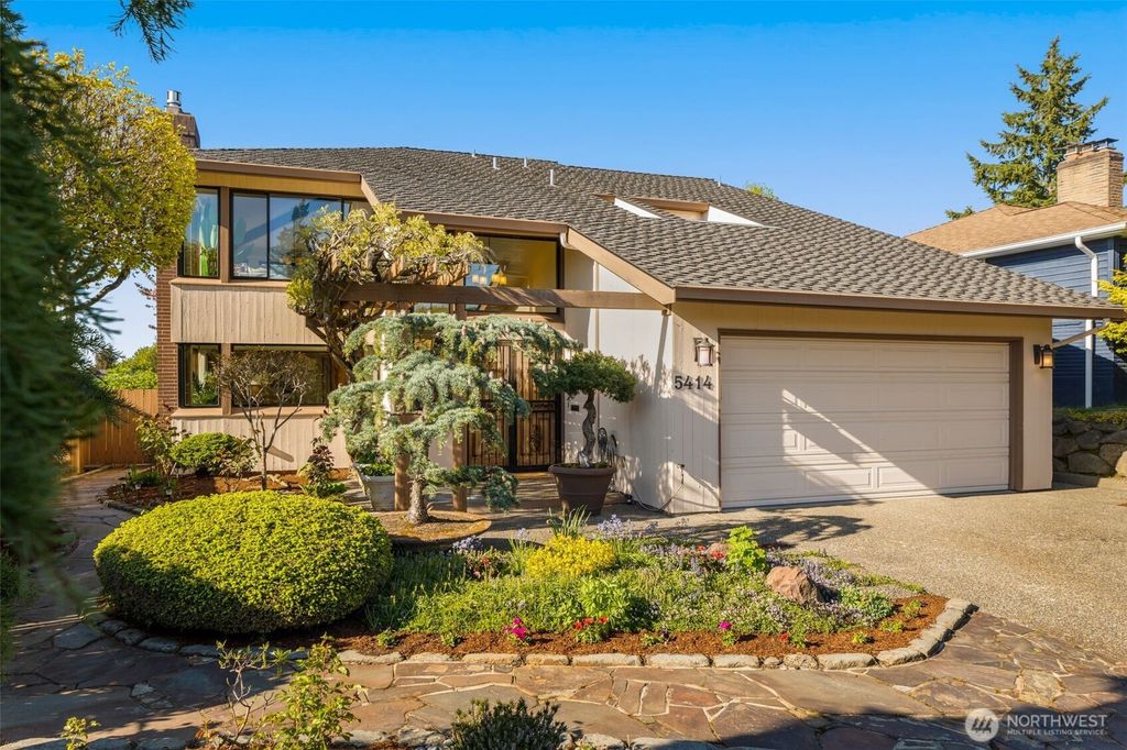 Photo of 5414 SW Charlestown Street, Seattle, WA 98116 (MLS # 2514068)
