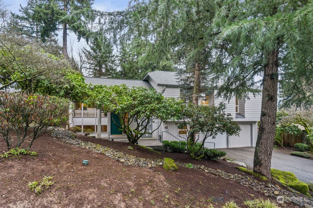 Photo of 12415 NE 2nd Street, Bellevue, WA 98005 (MLS # 2195030)