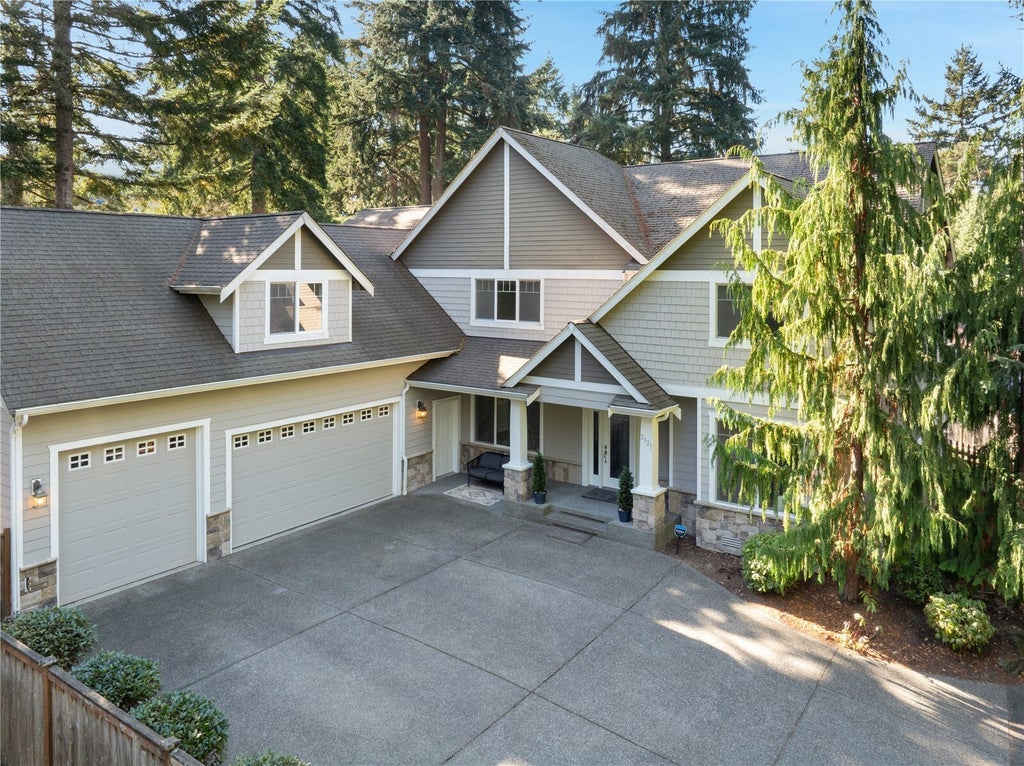 Photo of 2121 SW 162nd Court, Burien, WA 98166 (MLS # 2595432)