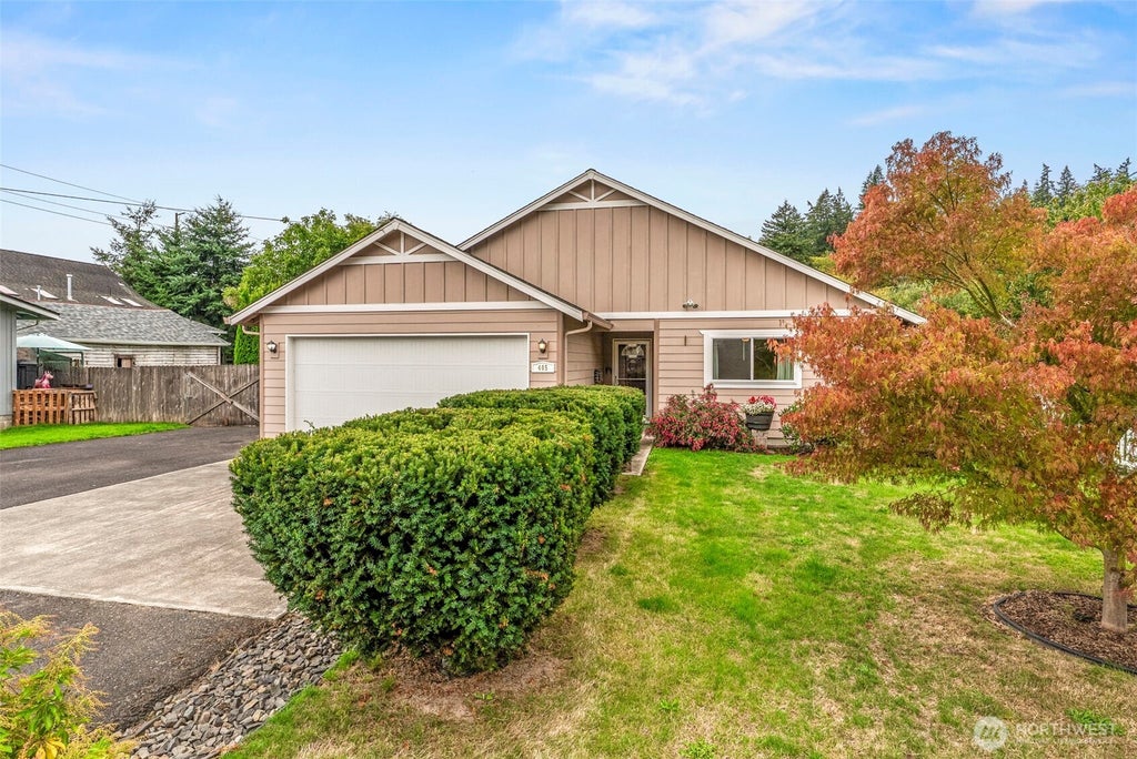 Photo of 407 NW 7th Ave AVE, Kelso, WA 98626 (MLS # 2560497)
