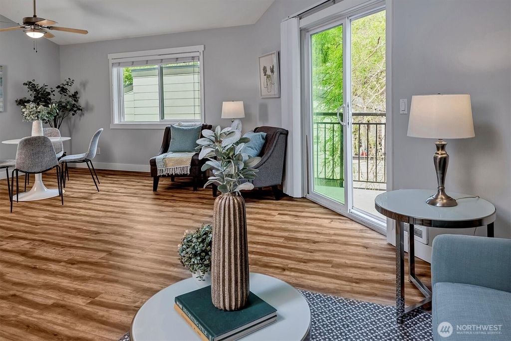 Photo of 15819 NE Leary Way #D302, Redmond, WA 98052 (MLS # 2395716)