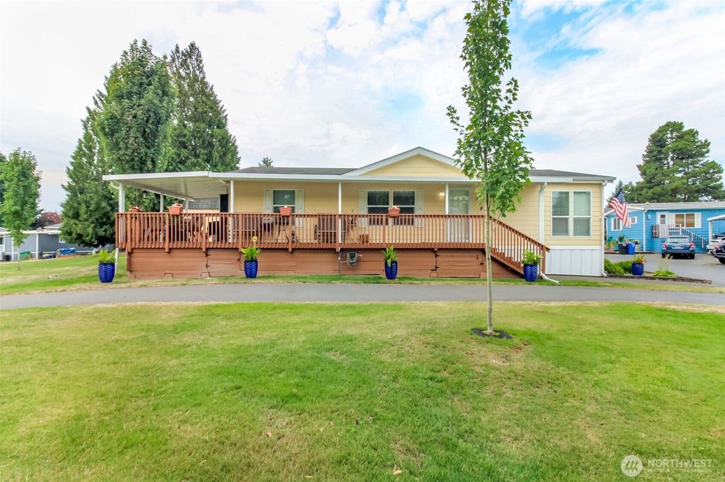 Photo of 2101 S 324th Street #138, Federal Way, WA 98003 (MLS # 2425836)