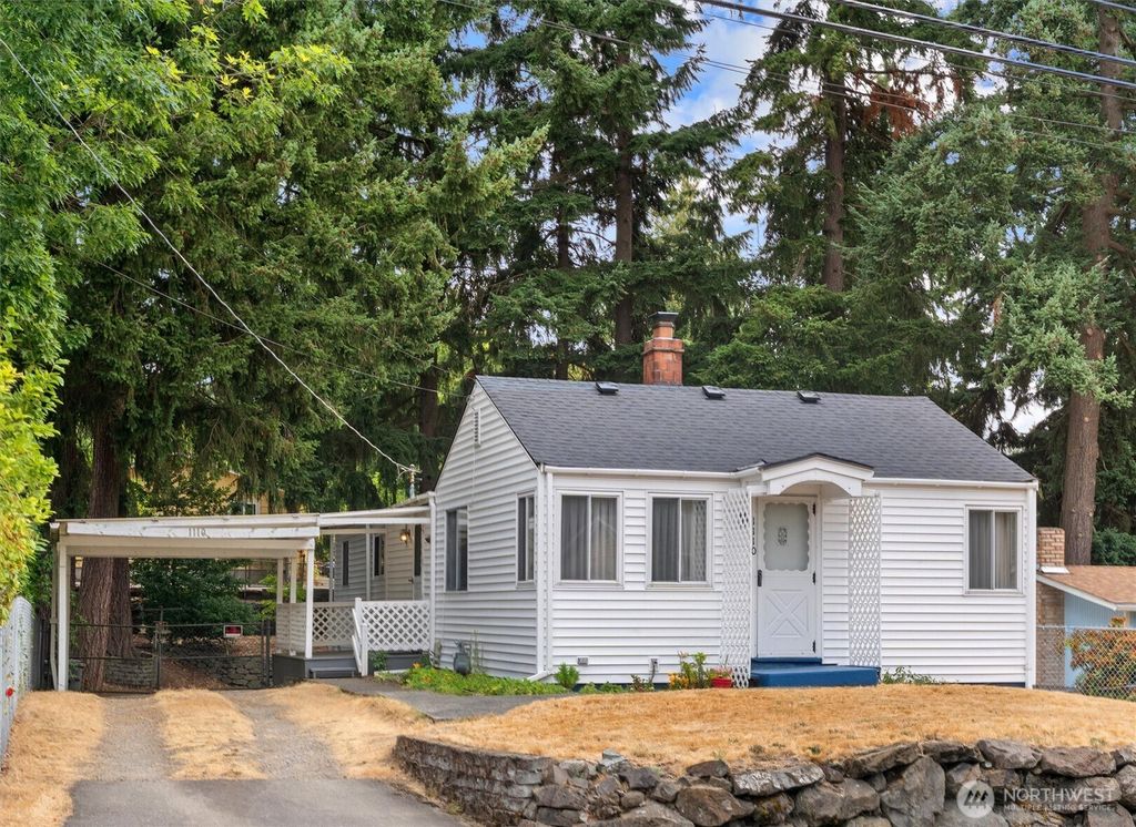 Photo of 1110 SW 116th Street, Seattle, WA 98146 (MLS # 2417313)