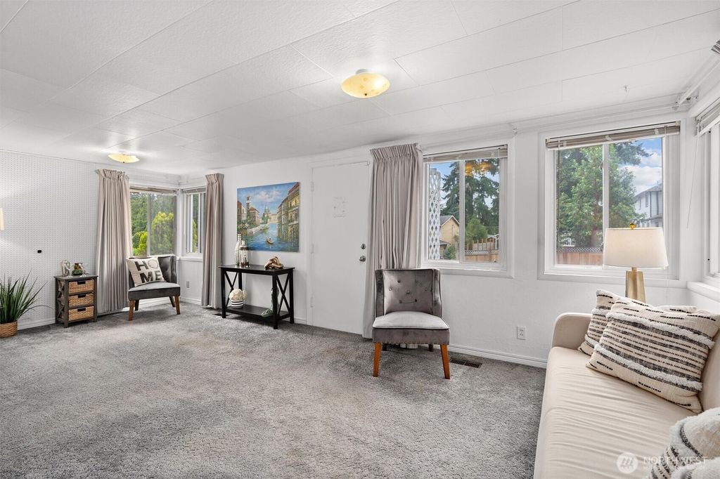 Photo of 1110 SW 116th Street, Seattle, WA 98146 (MLS # 2417313)
