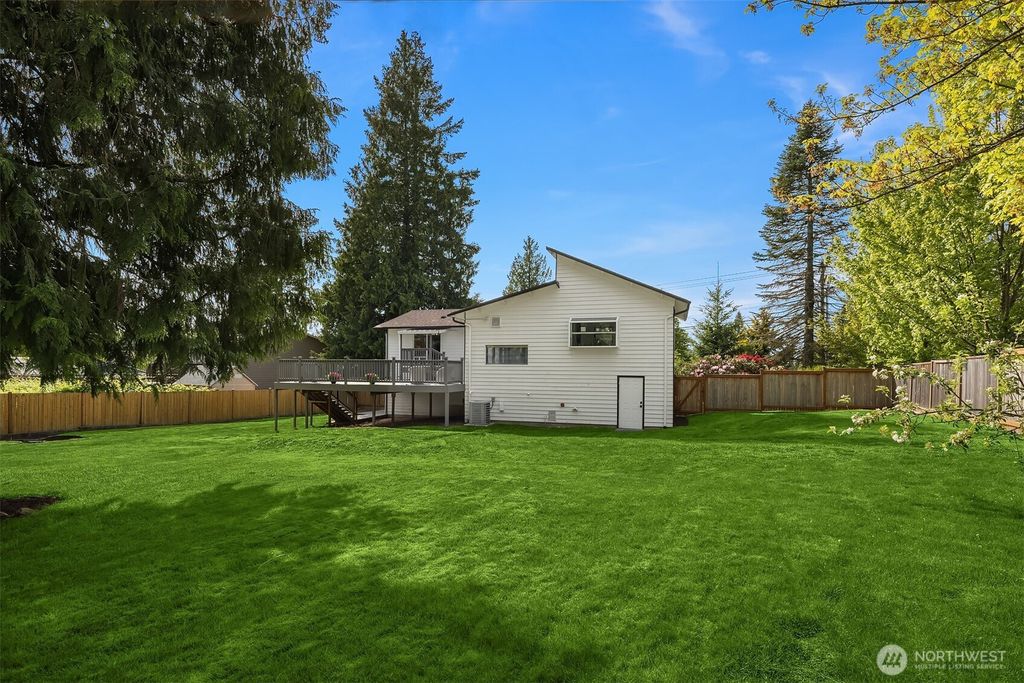 Photo of 13421 Beverly Park Road, Lynnwood, WA 98087 (MLS # 2375701)