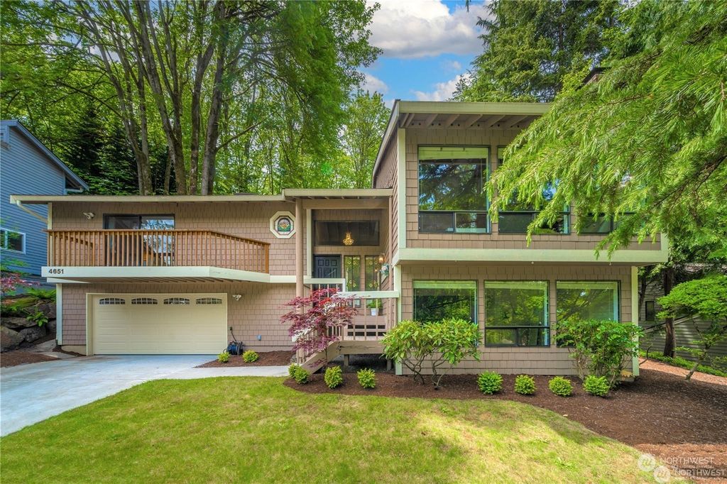 Photo of 4651 147th Place SE, Bellevue, WA 98006 (MLS # 2328856)