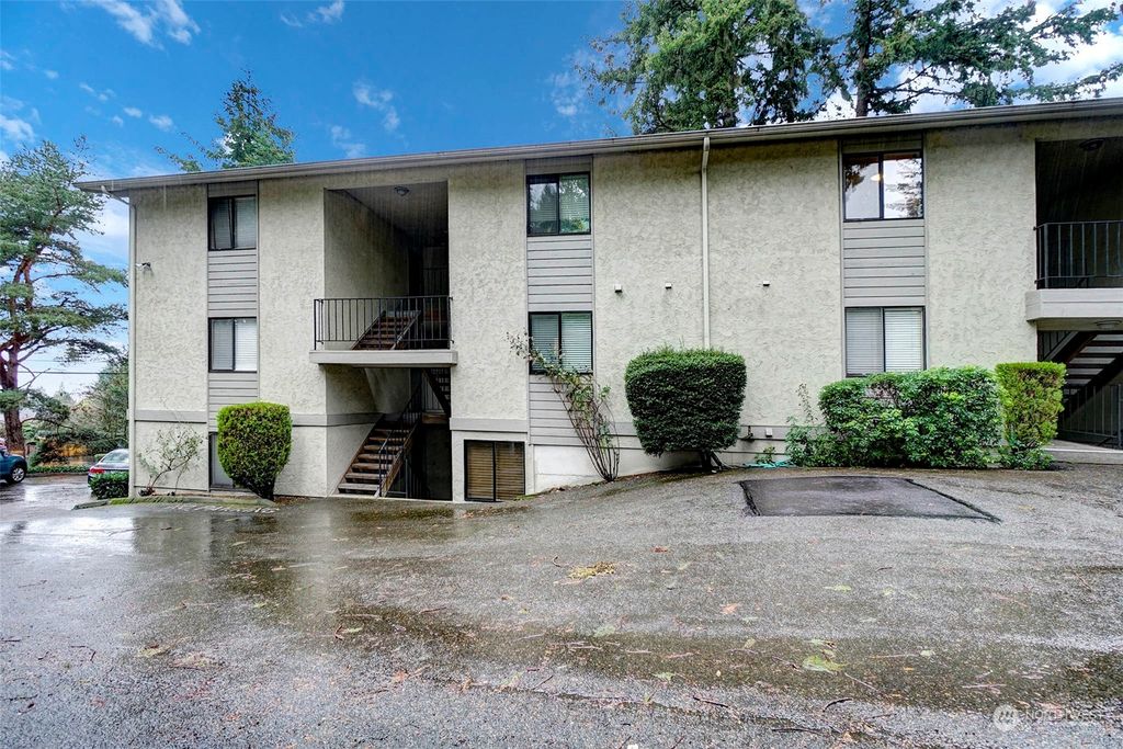 Photo of 6732 112th Avenue NE #A8, Kirkland, WA 98033 (MLS # 2030168)