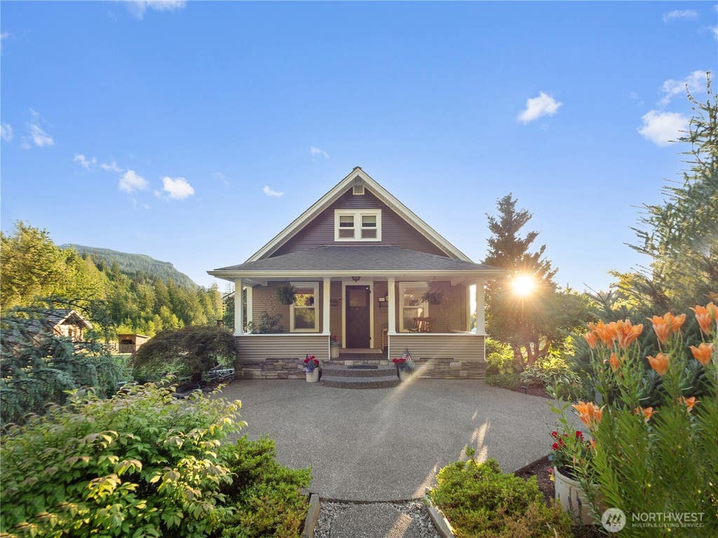 Photo of 192 Skinner Road, Randle, WA 98377 (MLS # 2551058)