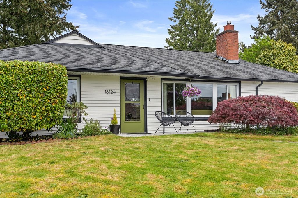 Photo of 16124 Midvale Avenue N, Shoreline, WA 98133 (MLS # 2376714)