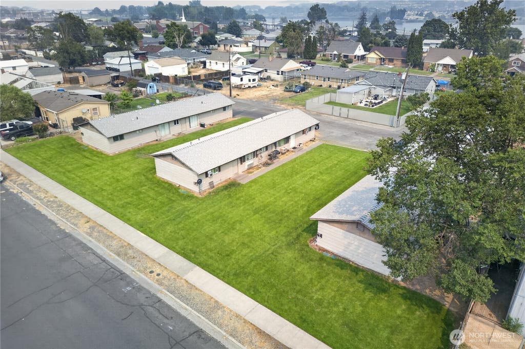 Photo of 1133 1135 Cascade Avenue, Moses Lake, WA 98837 (MLS # 2568454)