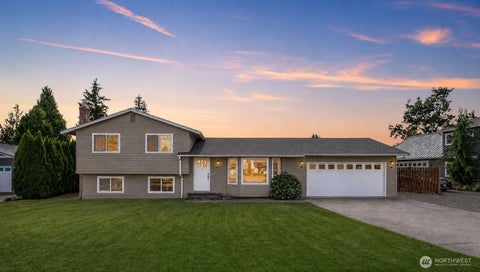 Photo of 406 Cascade Way, Lynden, WA 98264 (MLS # 2547022)