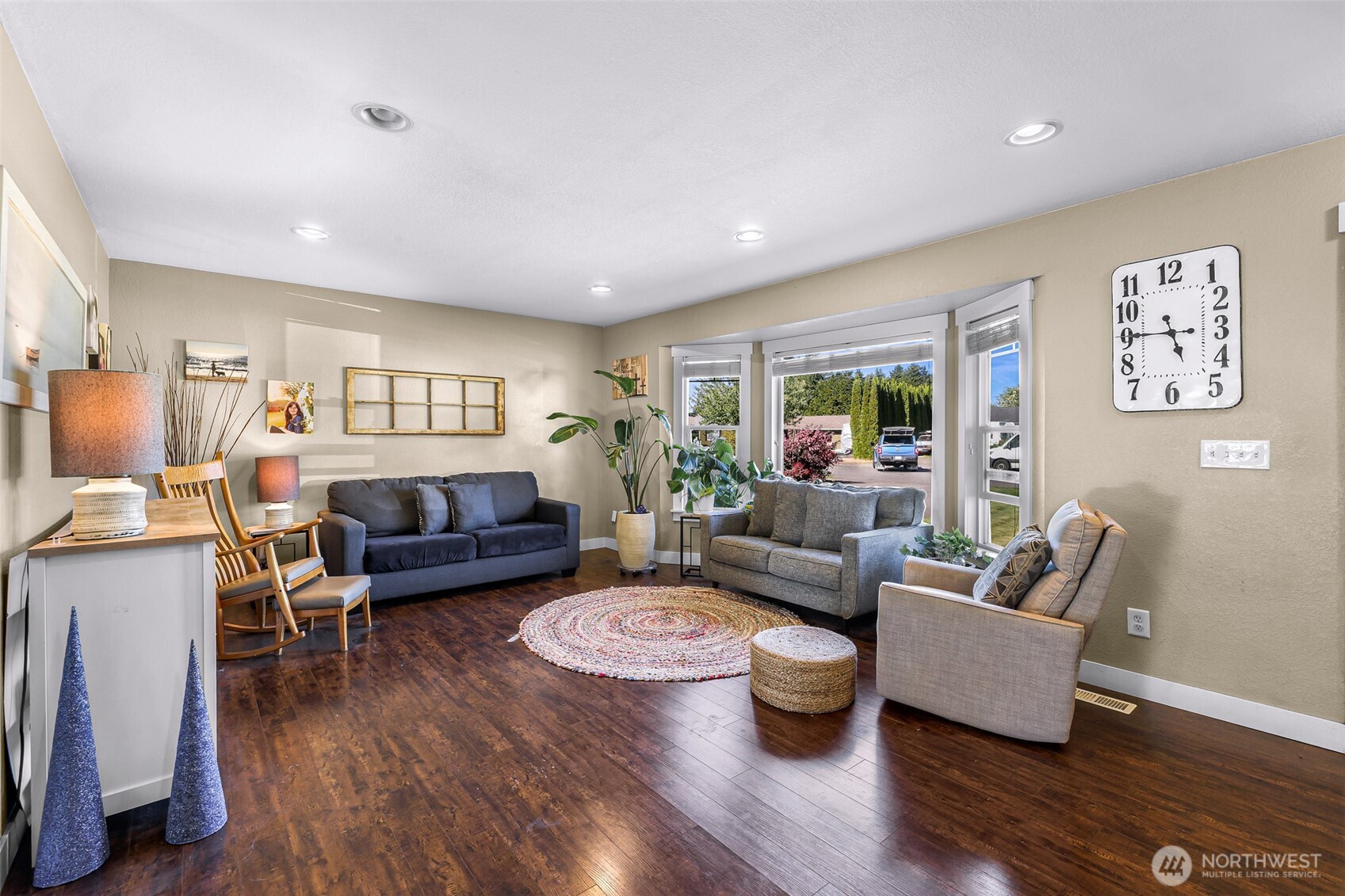 406 Cascade Way