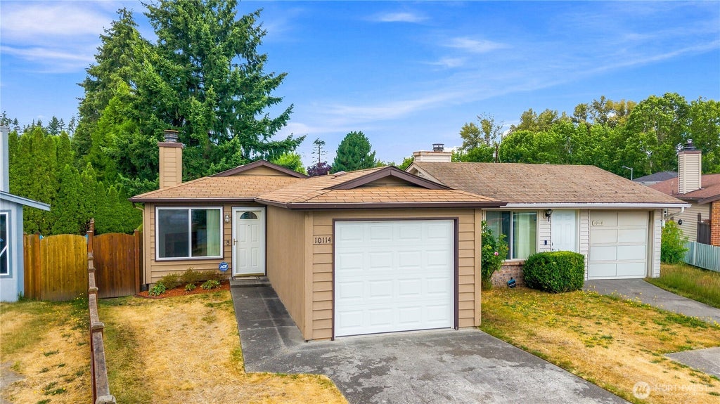 Photo of 10114 52nd Drive NE, Marysville, WA 98270 (MLS # 2581228)