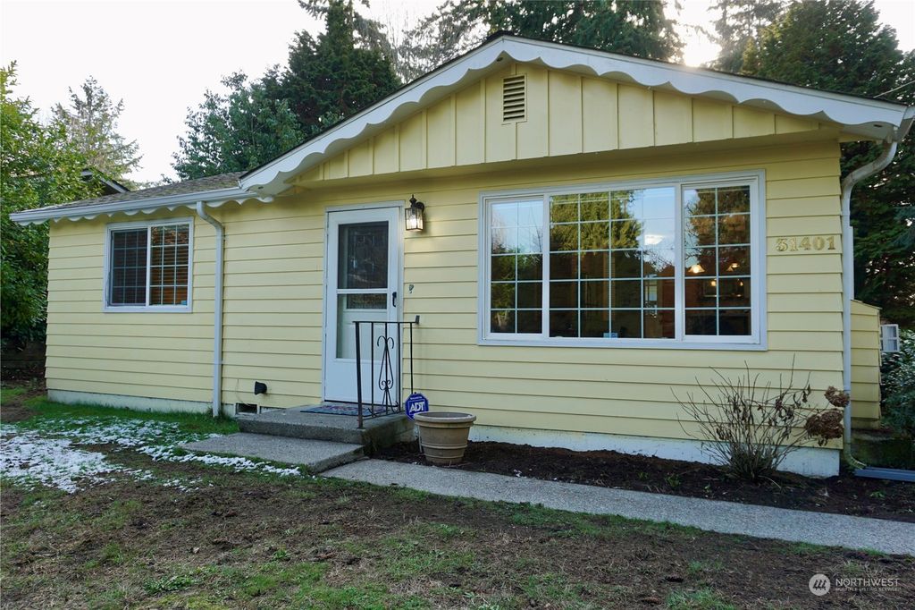 Photo of 31401 7th Place SW, Federal Way, WA 98023 (MLS # 2033187)