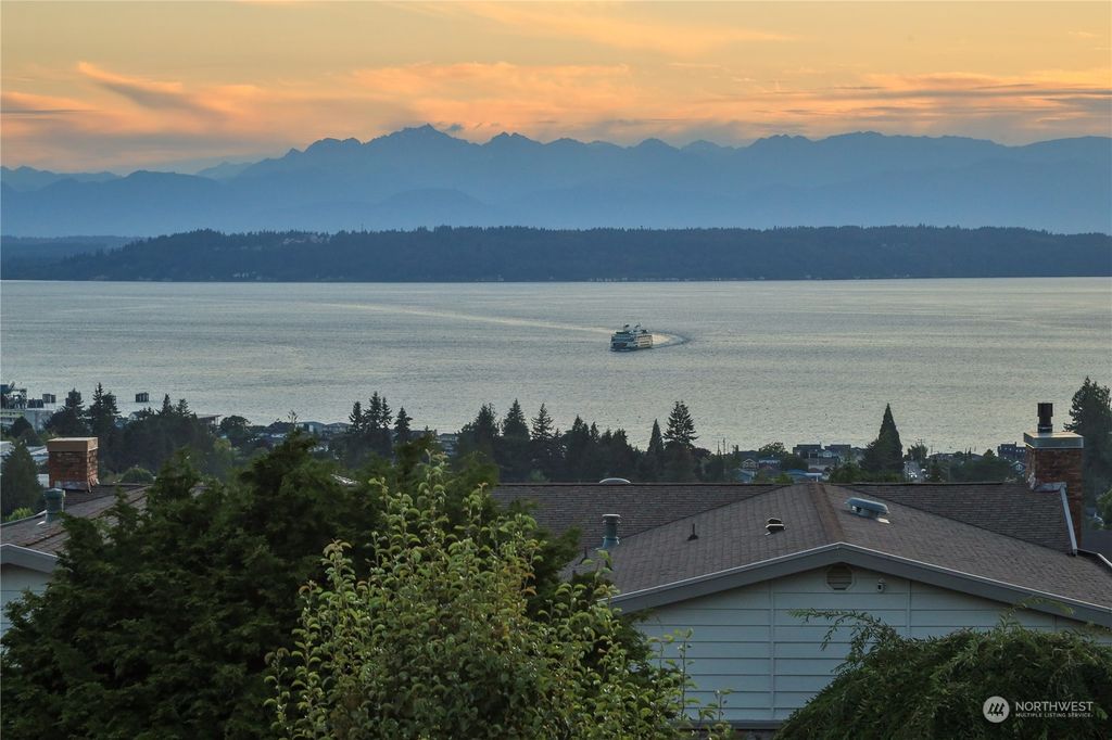 Photo of 1230 Vista Way, Edmonds, WA 98020 (MLS # 2142862)