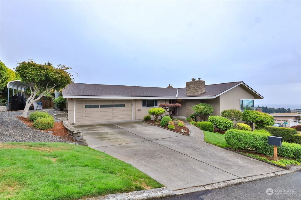 Photo of 1230 Vista Way, Edmonds, WA 98020 (MLS # 2142862)