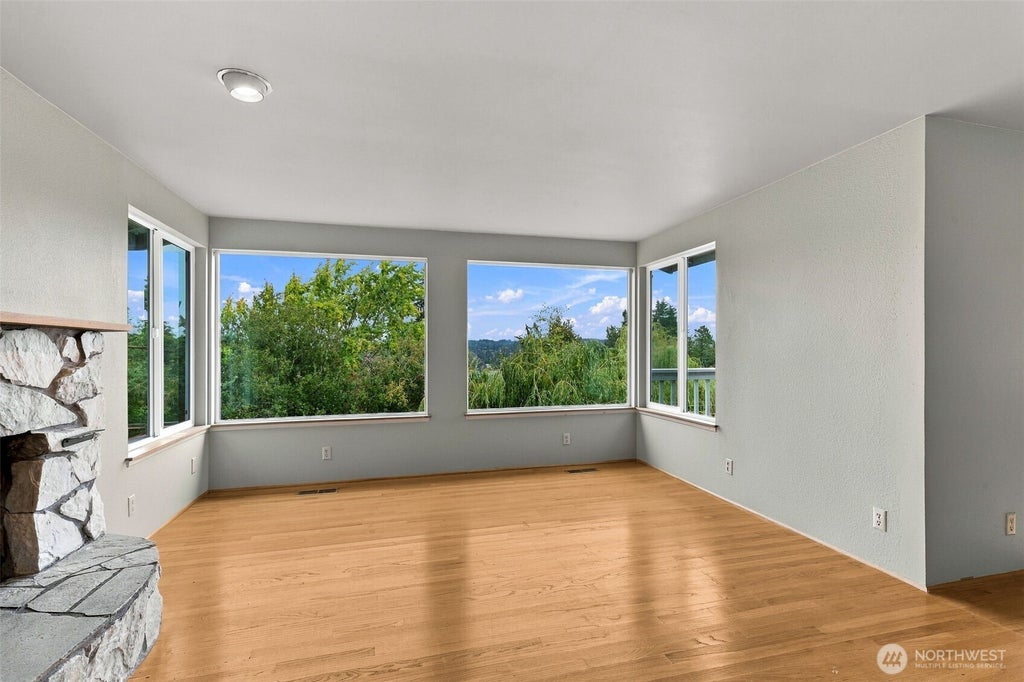 Photo of 15862 36th Avenue NE, Seattle, WA 98155 (MLS # 2593815)