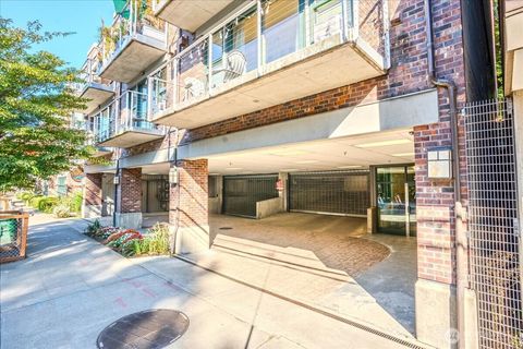 Photo of 2920 Eastlake Avenue E #403, Seattle, WA 98102 (MLS # 2426570)