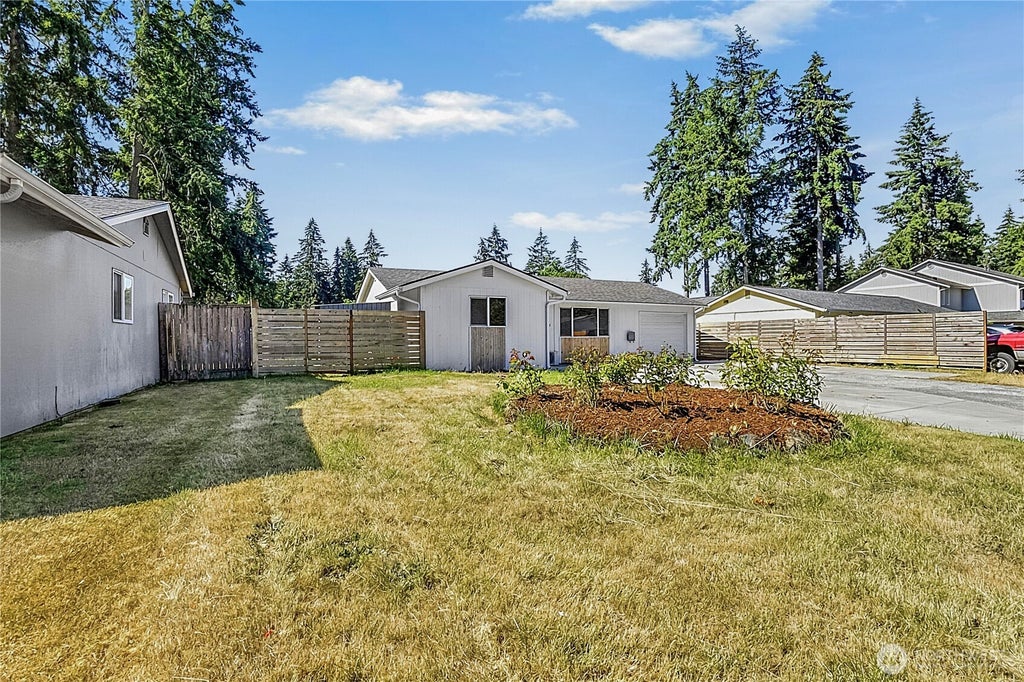 Photo of 12318 114th Avenue E, Puyallup, WA 98374 (MLS # 2554216)