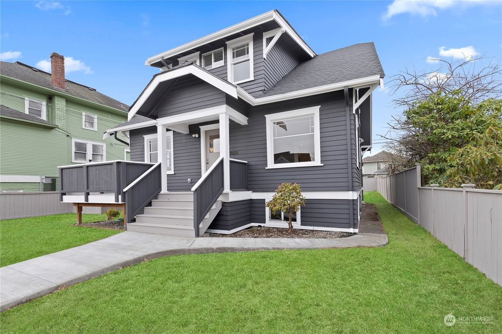 Photo of 2224 Wetmore Avenue, Everett, WA 98201 (MLS # 2025924)