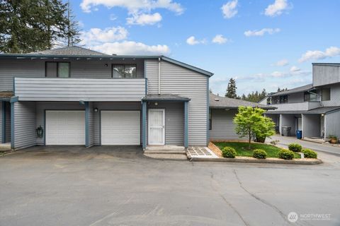 Photo of 1826 S 330th St #D, Federal Way, WA 98003 (MLS # 2514877)