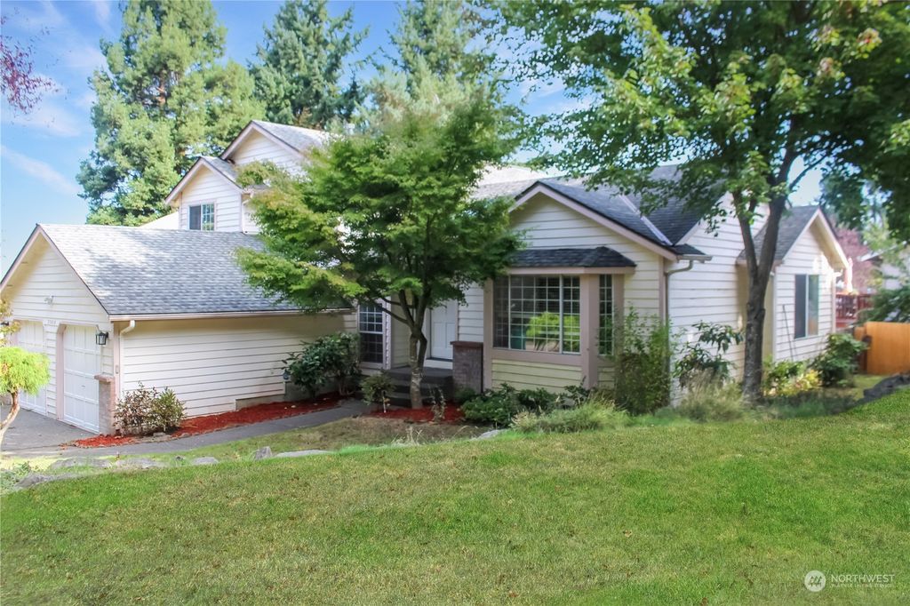 Photo of 33010 39th Place SW, Federal Way, WA 98023 (MLS # 2168025)