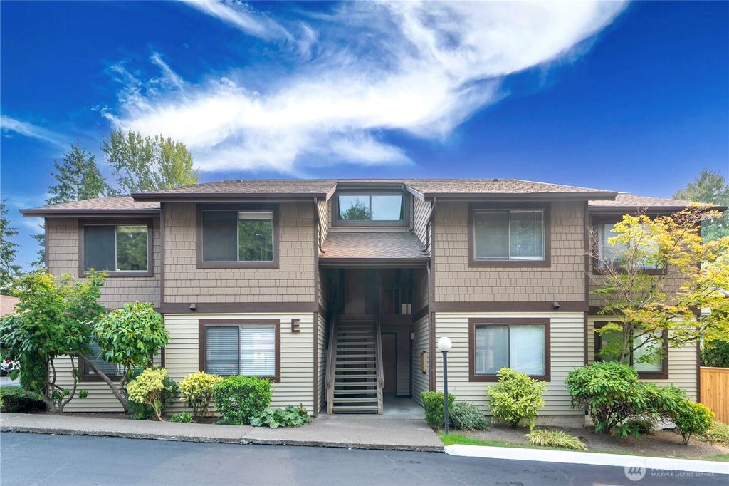 Photo of 737 143rd Avenue NE #E18, Bellevue, WA 98007 (MLS # 2433545)