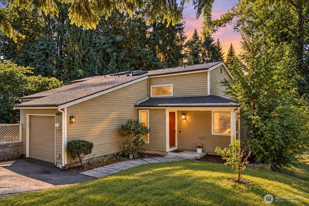 Photo of 11411 102nd Court NE, Kirkland, WA 98033 (MLS # 2591403)