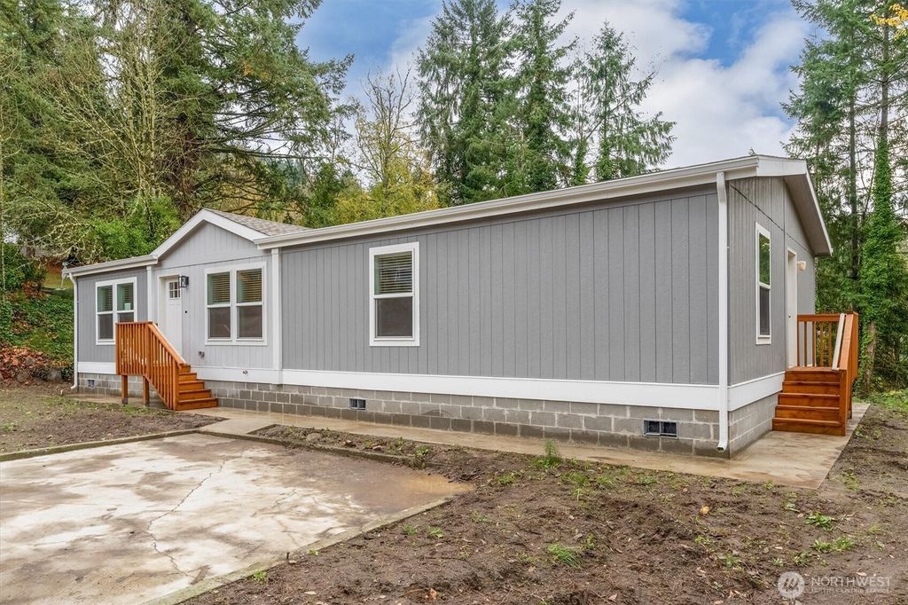 Photo of 501 Haussler Road, Kelso, WA 98626 (MLS # 2478768)