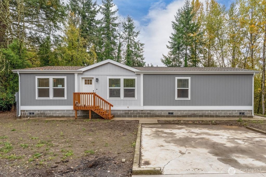 Photo of 501 Haussler Road, Kelso, WA 98626 (MLS # 2478768)