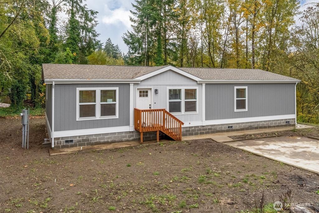 Photo of 501 Haussler Road, Kelso, WA 98626 (MLS # 2478768)