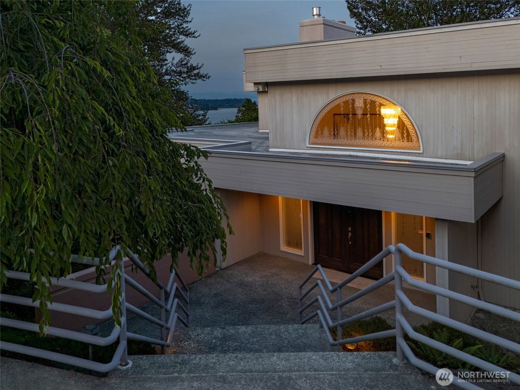 Photo of 8508 54TH Avenue NE, Seattle, WA 98115 (MLS # 2398896)