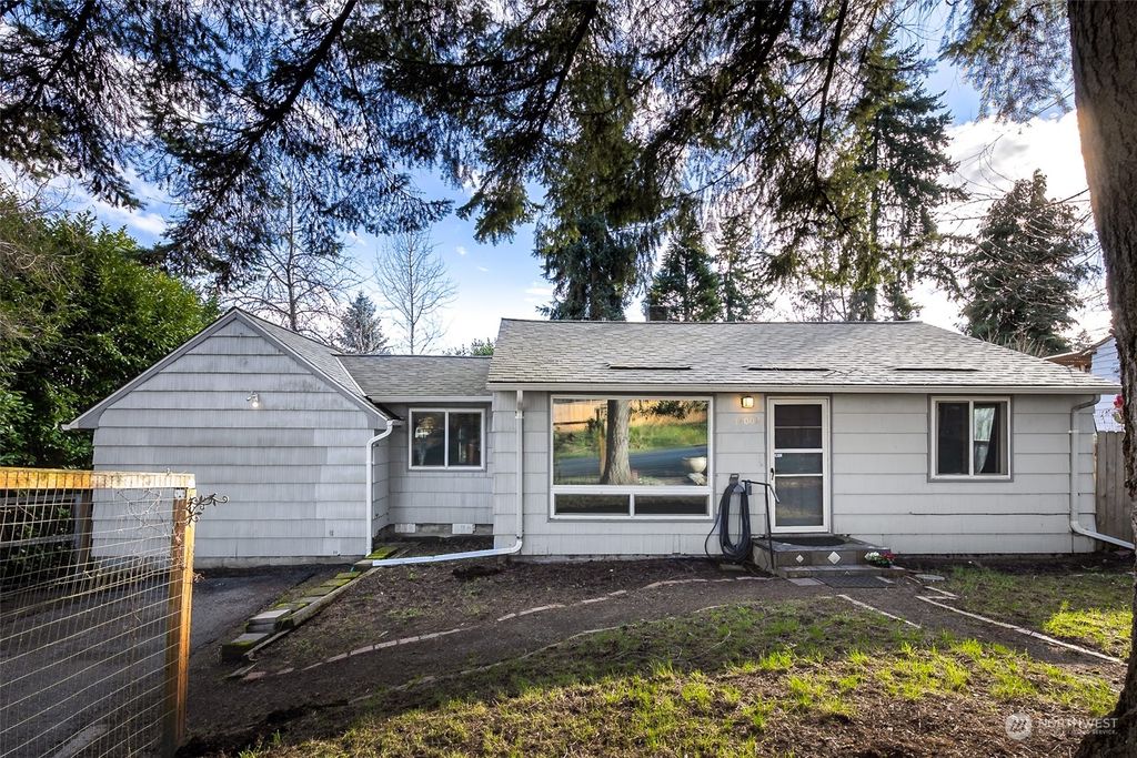 Photo of 14002 8th Avenue S, Burien, WA 98168 (MLS # 2215519)