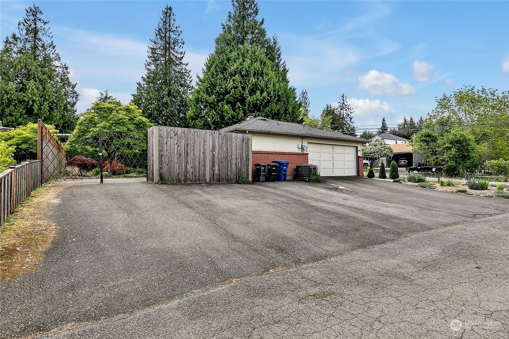 Photo of 4733 S 164th Street, Tukwila, WA 98188 (MLS # 2241560)