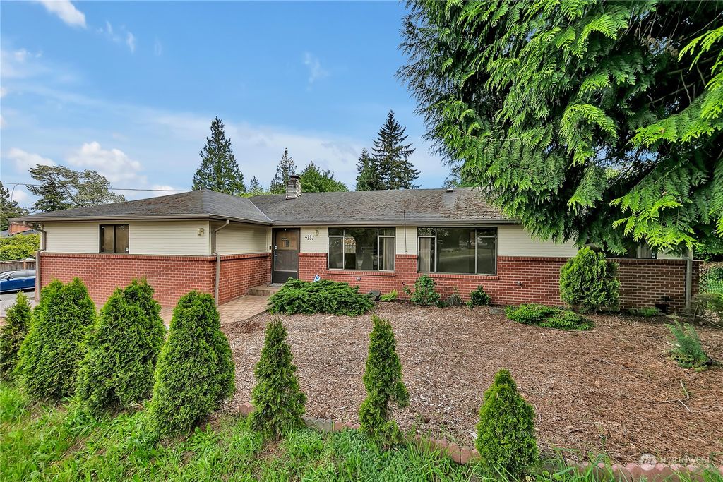 Photo of 4733 S 164th Street, Tukwila, WA 98188 (MLS # 2241560)