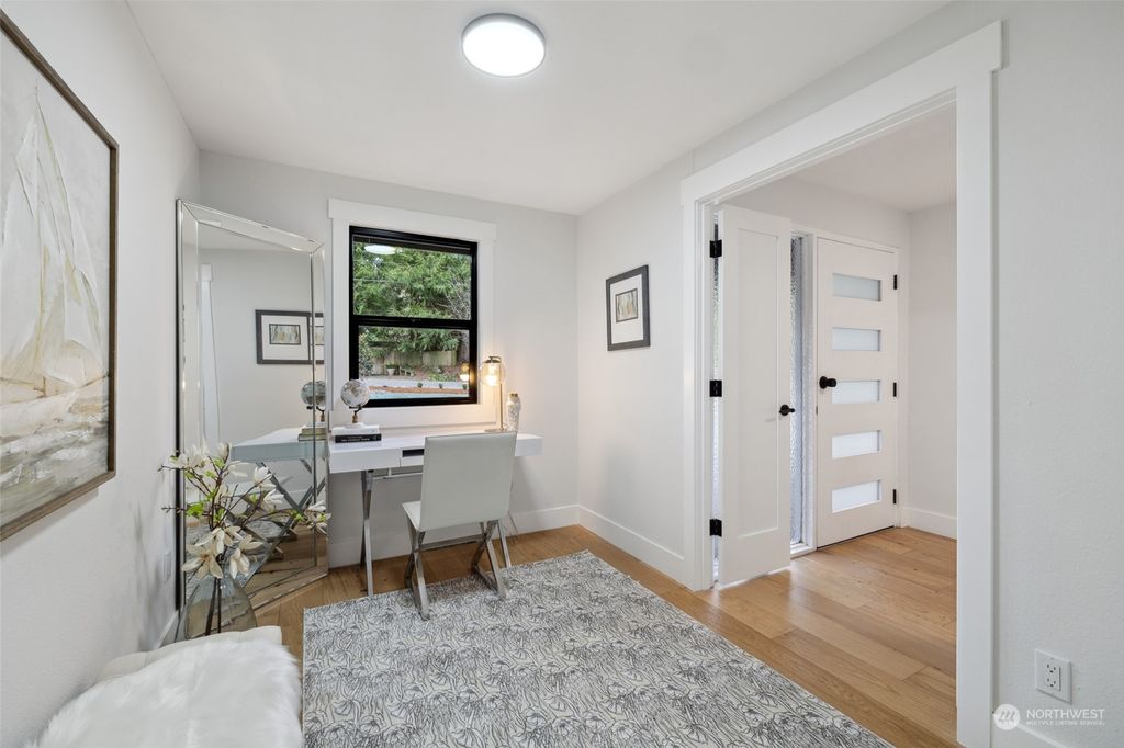 Photo of 12844 Holiday Drive NE, Kirkland, WA 98034 (MLS # 2197103)