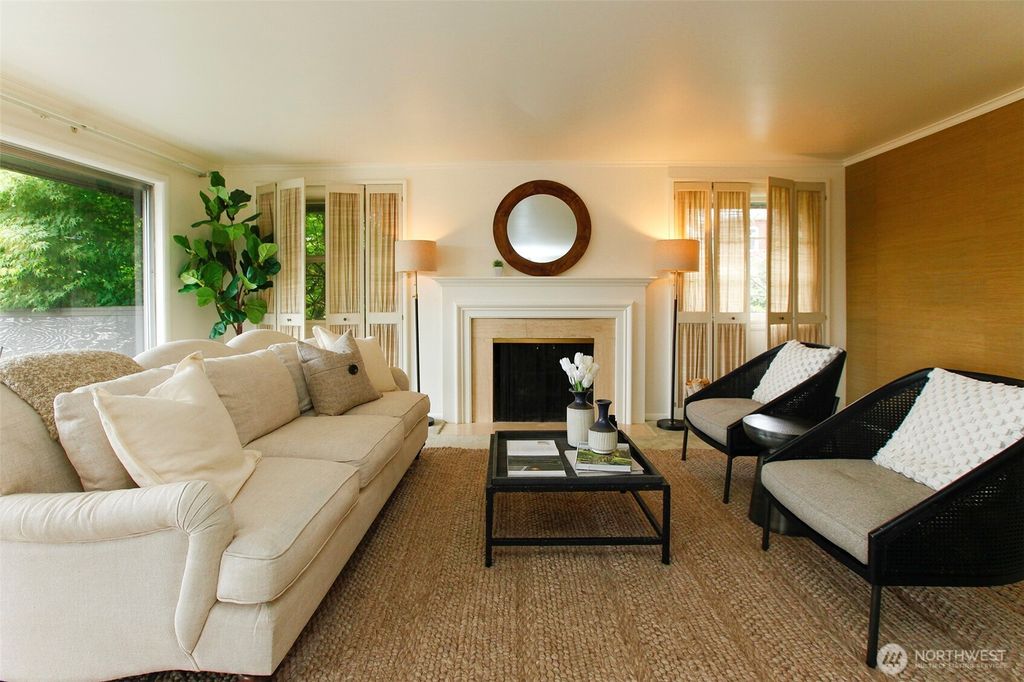 Photo of 4203 NE 38th Street, Seattle, WA 98105 (MLS # 2395045)