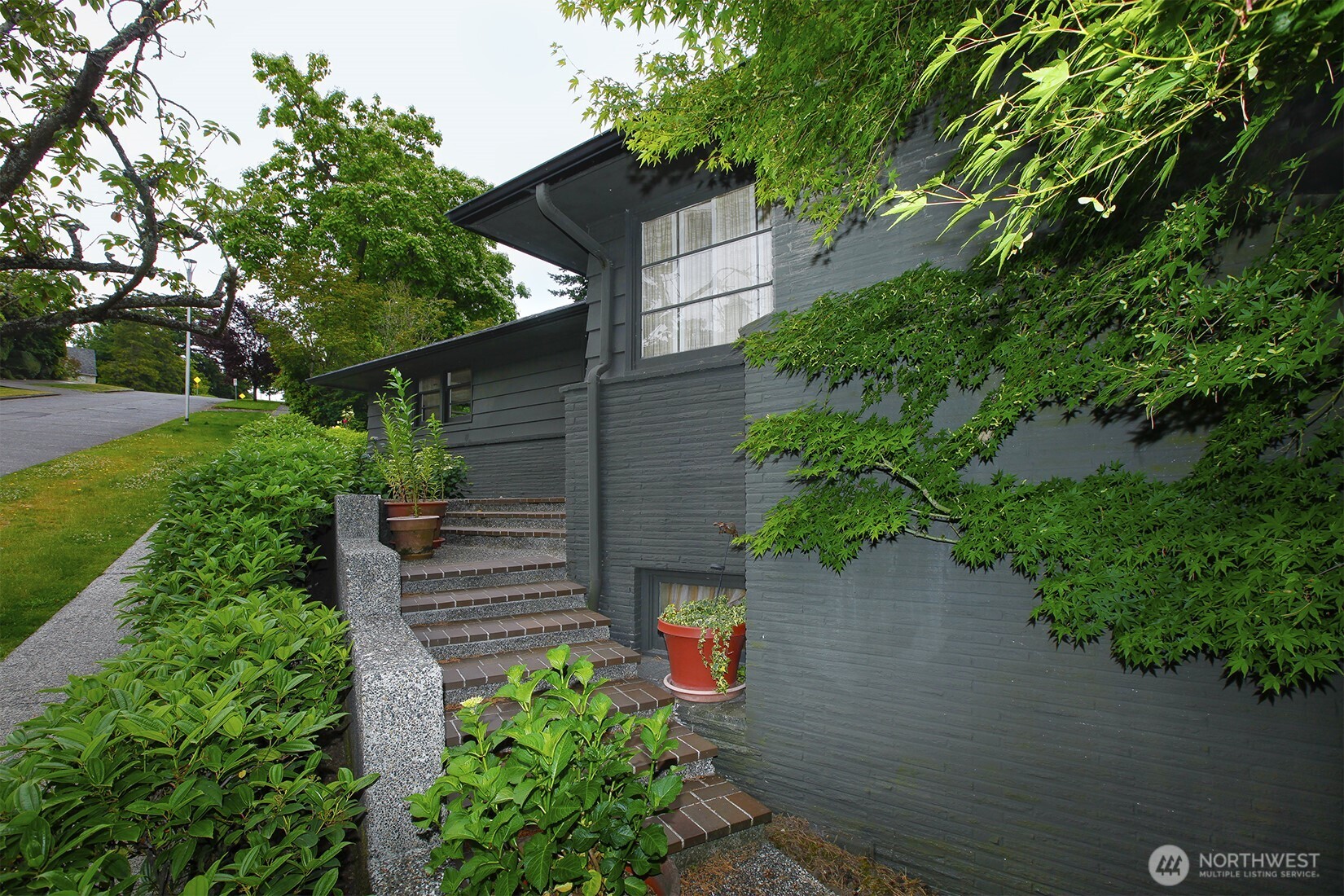 4203 NE 38th Street
