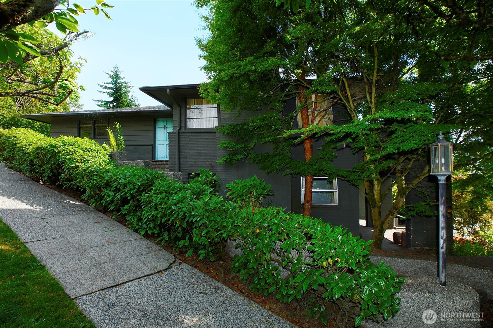 4203 NE 38th Street
