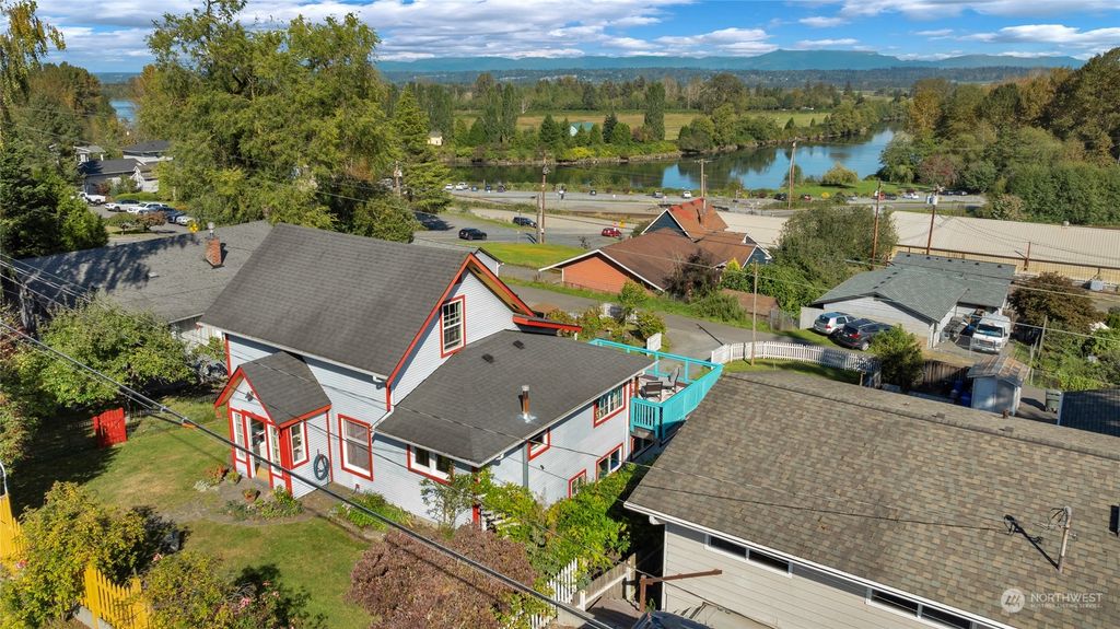Photo of 5509 S 2nd Avenue, Everett, WA 98203 (MLS # 2293298)