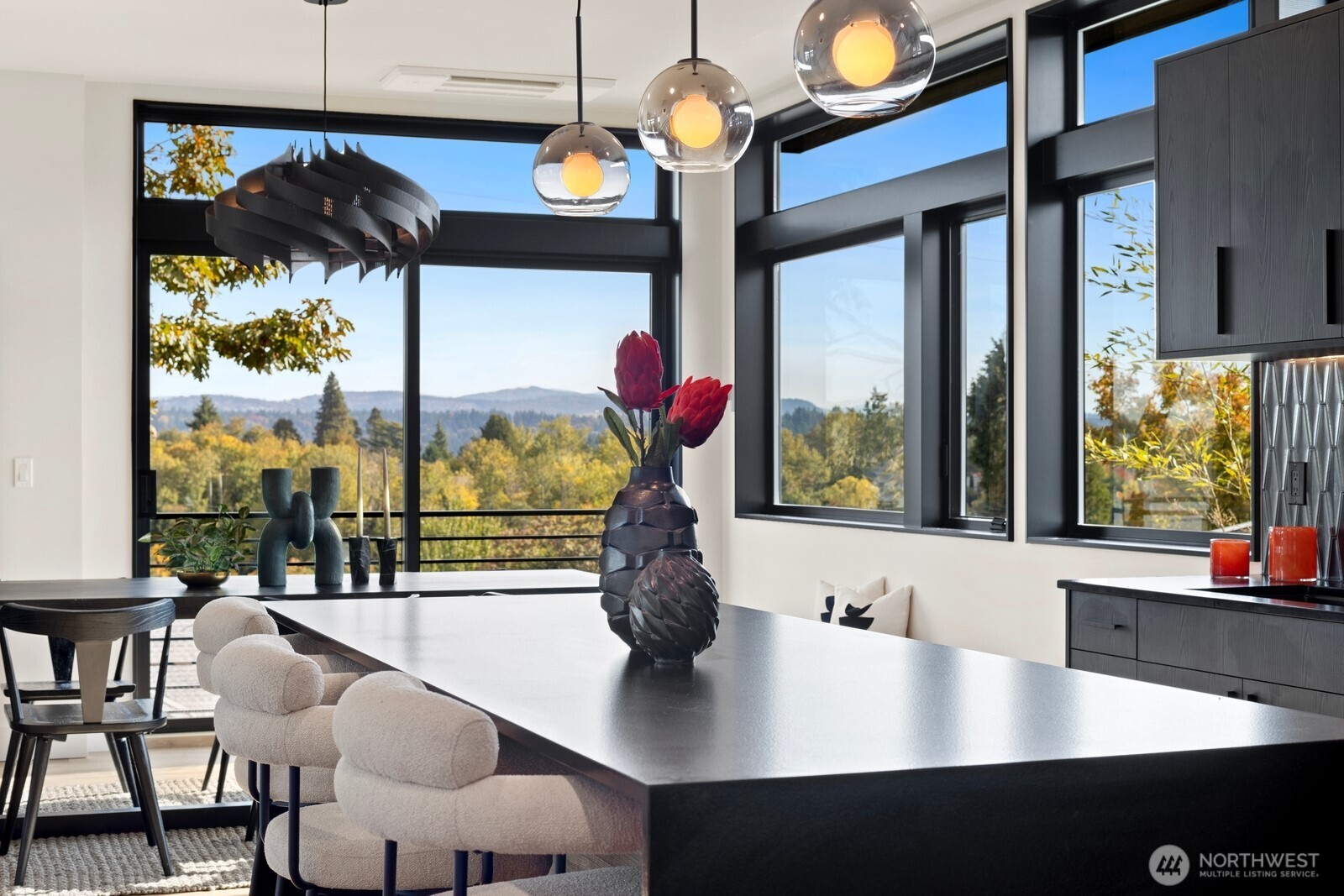 3856 Cascadia Avenue S