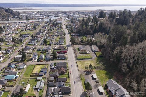 Photo of 905 Lincoln Street, Hoquiam, WA 98550 (MLS # 2503648)