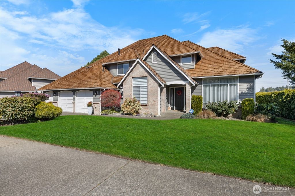 Photo of 33010 49th Avenue SW, Federal Way, WA 98023 (MLS # 2355796)