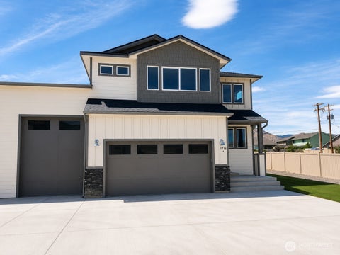 Photo of 1716 Danny Boy Lane #A, Wenatchee, WA 98801 (MLS # 2540051)