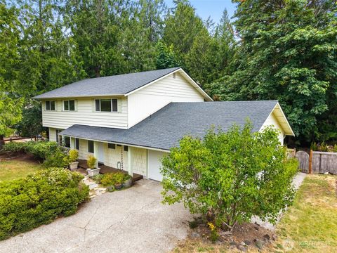 Photo of 6328 Tralee Drive NW, Olympia, WA 98502 (MLS # 2548556)