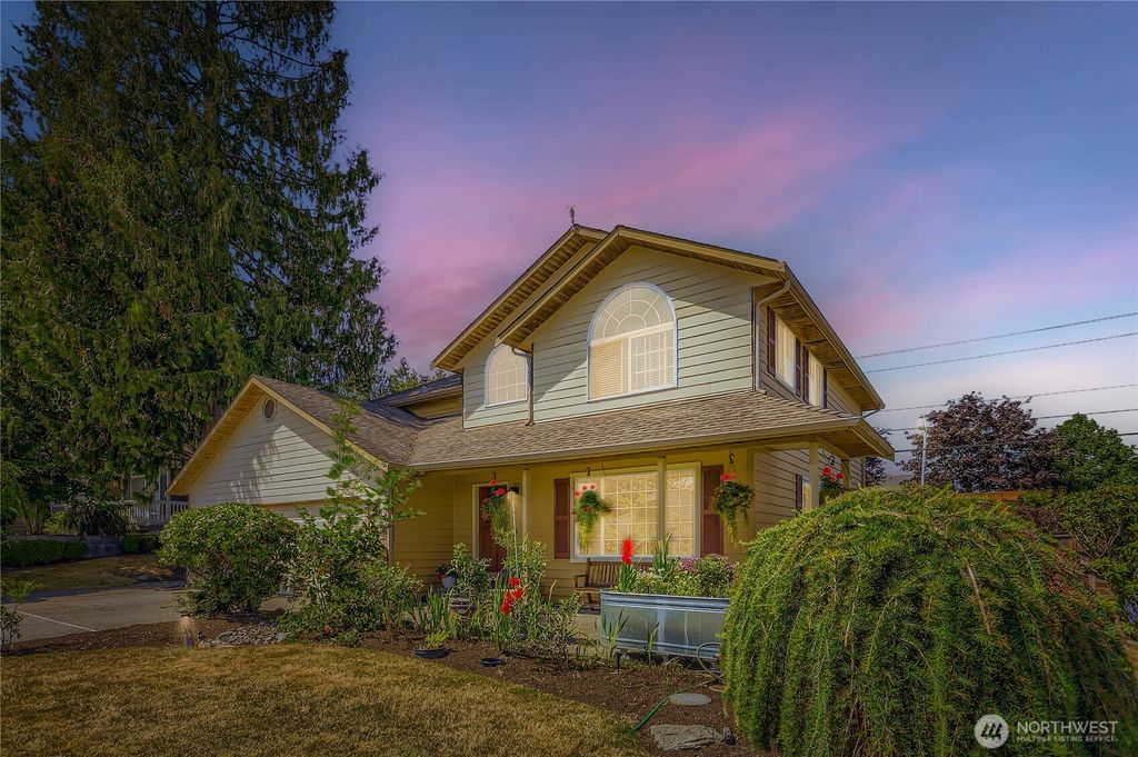 Photo of 11305 31st Place NE, Lake Stevens, WA 98258 (MLS # 2407115)