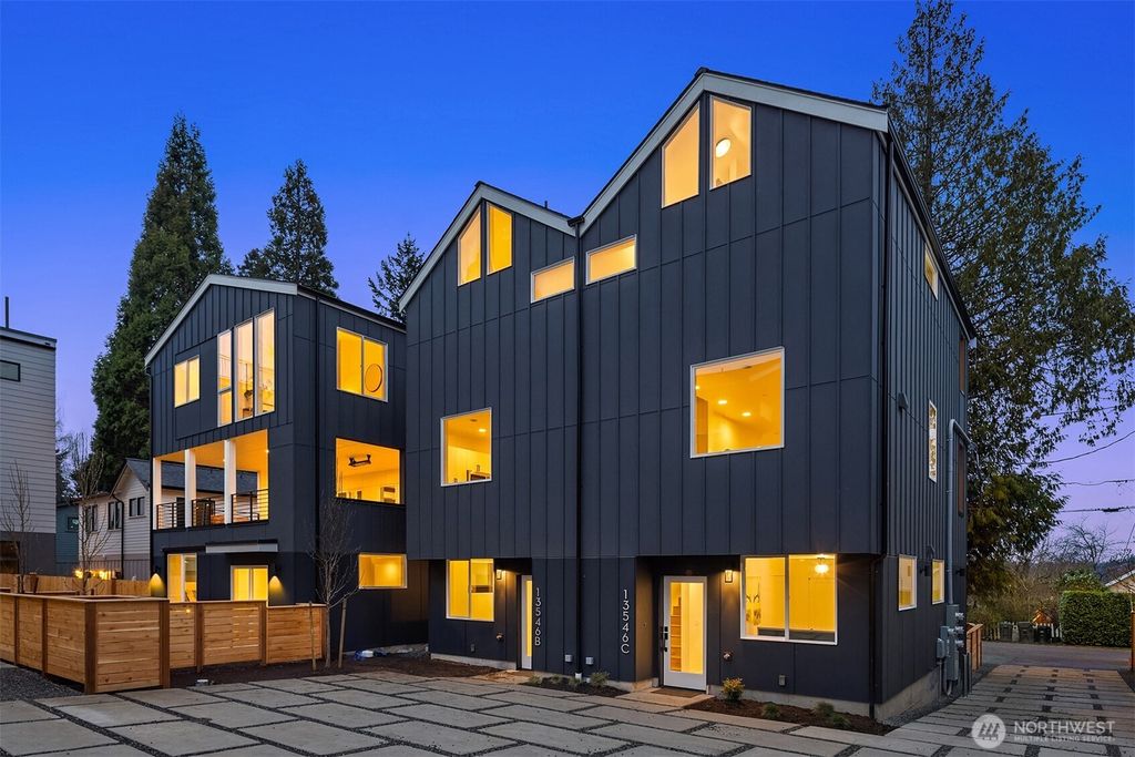 Photo of 13546 39th Avenue NE #C, Seattle, WA 98125 (MLS # 2346502)