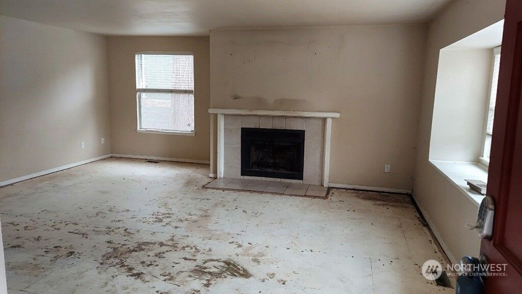 Photo of 202 S 316th Place, Federal Way, WA 98003 (MLS # 2159976)